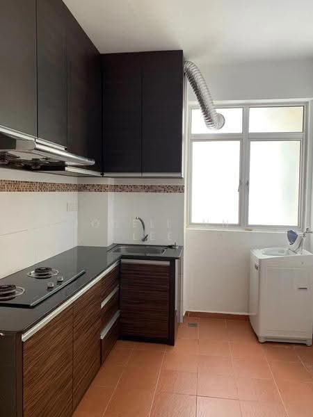Kondominium untuk Dijual di The Waterfront Condominium - Jocellynn Lee - Kitchen - PropertyGuru.com.my