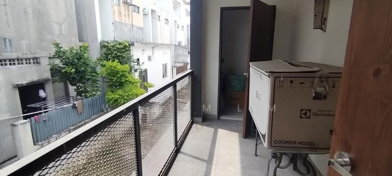 Rumah Teres 2-Tingkat untuk Dijual di Laman Glenmarie (Shah Alam) - William Lim - Balcony - PropertyGuru.com.my