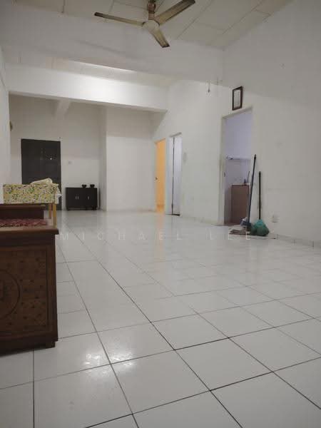 Flat for Rent at Sri Manja Square Petaling Jaya - Michael Lee - Living Room - PropertyGuru.com.my