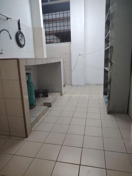 Flat for Rent at Sri Manja Square Petaling Jaya - Michael Lee - Kitchen - PropertyGuru.com.my