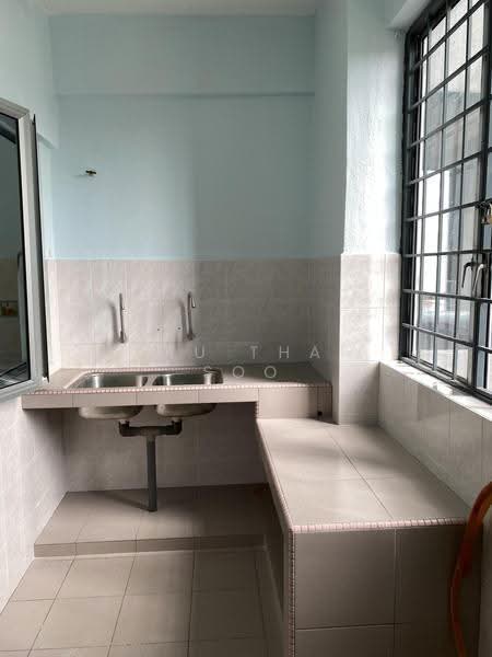 Pangsapuri untuk Disewa di Suria Kipark Damansara - Yau Thai Soo - Kitchen - PropertyGuru.com.my