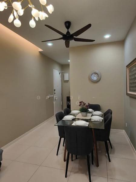 Kediaman Servis untuk Dijual di Serviced Residence @ Fera Residence @ The Quartz WM - Gan De - Ying - Dining Room - PropertyGuru.com.my