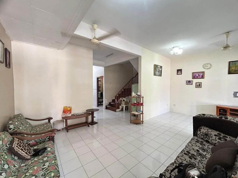 Rumah Teres 2-Tingkat untuk Dijual di Taman Silibin (Ipoh) - Sam . - Living Room - PropertyGuru.com.my