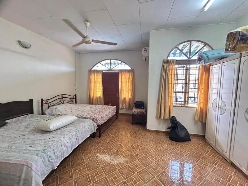 Rumah Teres 2-Tingkat untuk Dijual di Taman Silibin (Ipoh) - Sam . - Bedroom - PropertyGuru.com.my