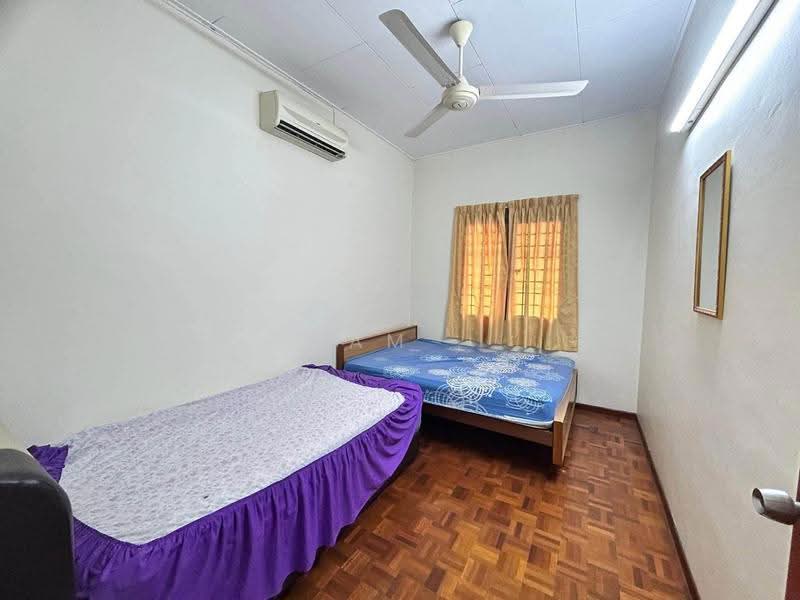 Rumah Teres 2-Tingkat untuk Dijual di Taman Silibin (Ipoh) - Sam . - Bedroom - PropertyGuru.com.my