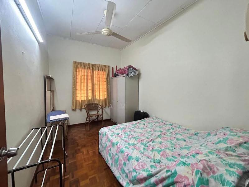 Rumah Teres 2-Tingkat untuk Dijual di Taman Silibin (Ipoh) - Sam . - Bedroom - PropertyGuru.com.my