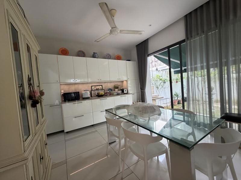 Rumah Berkembar untuk Dijual di Elmina (Shah Alam) - Alicia Chong - Dining Room - PropertyGuru.com.my