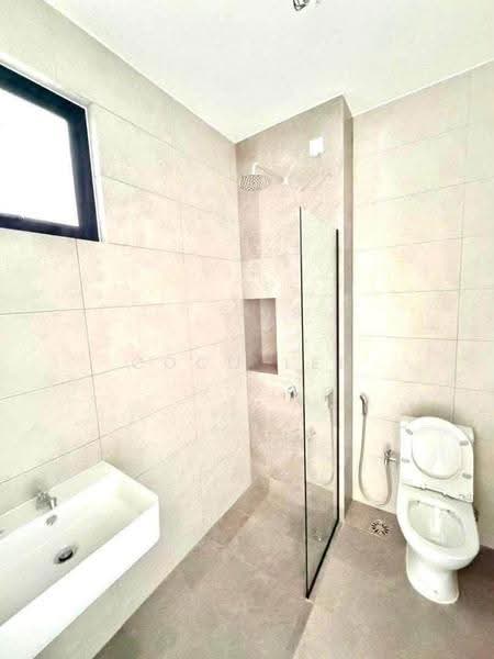 Semi-Detached House for Sale in Setia Tropika (Johor Bahru) - Coco Lee - Bathroom - PropertyGuru.com.my
