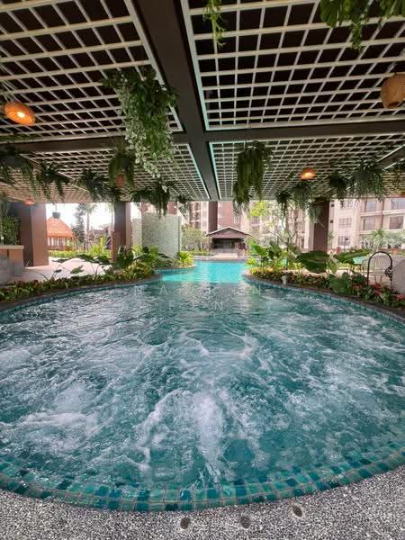 Kediaman Servis untuk Disewa di Residensi Dian II - Nazrin Affendy - Pool - PropertyGuru.com.my