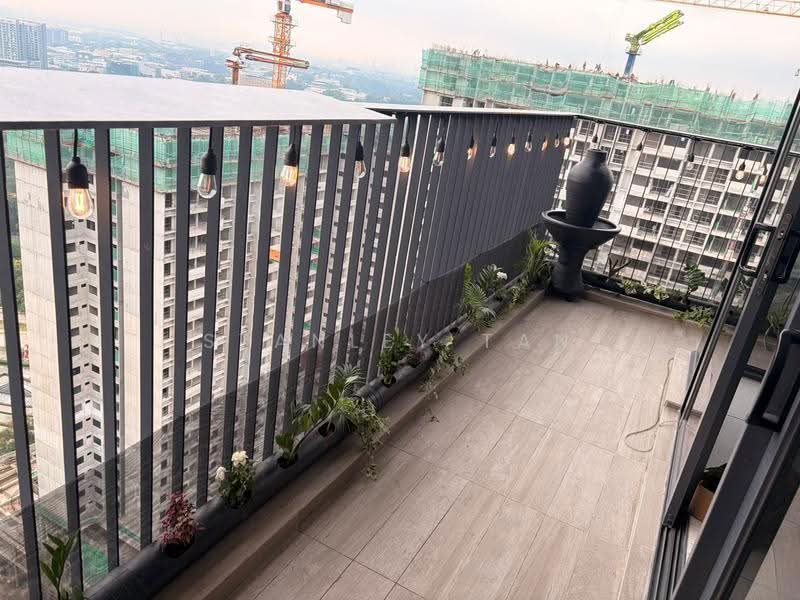 Kediaman Servis untuk Disewa di Alira @ Metropark Subang - Stanley Tan - Balcony - PropertyGuru.com.my
