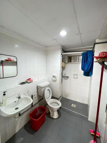 Kondominium untuk Dijual di Casa Magna - Eliz Chan - Bathroom - PropertyGuru.com.my