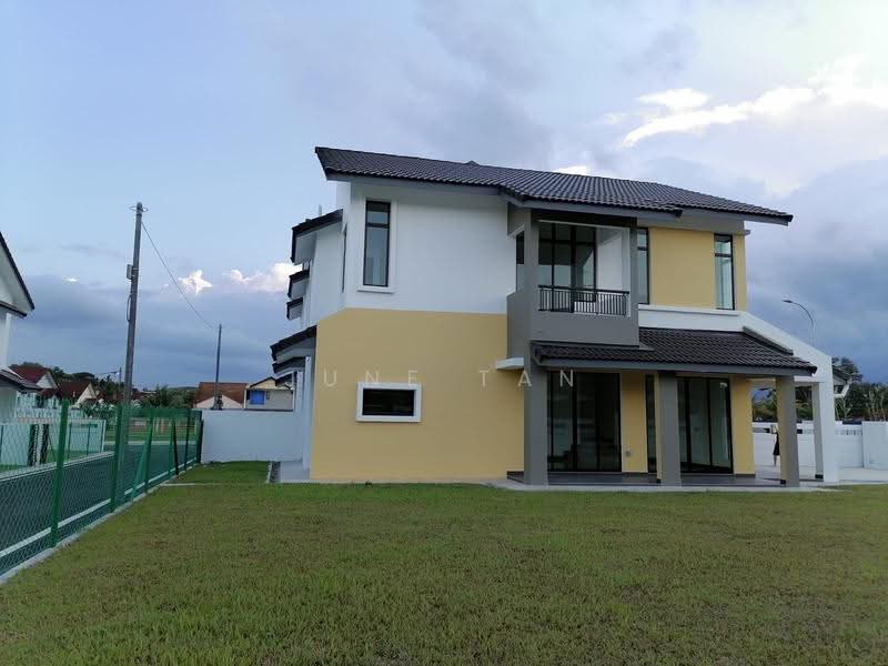 Rumah Teres 2-Tingkat untuk Dijual di Bandar Tiram (Ulu Tiram) - June Tan - Exterior - PropertyGuru.com.my