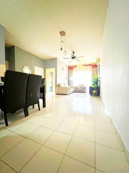 Pangsapuri untuk Dijual di Desa Saujana - ITA AHMAT - Living Room - PropertyGuru.com.my