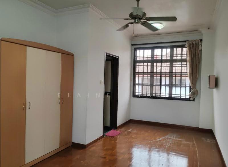 Rumah Berkembar untuk Dijual di Taman Rinting (Masai) - Elaine Chan - Bedroom - PropertyGuru.com.my