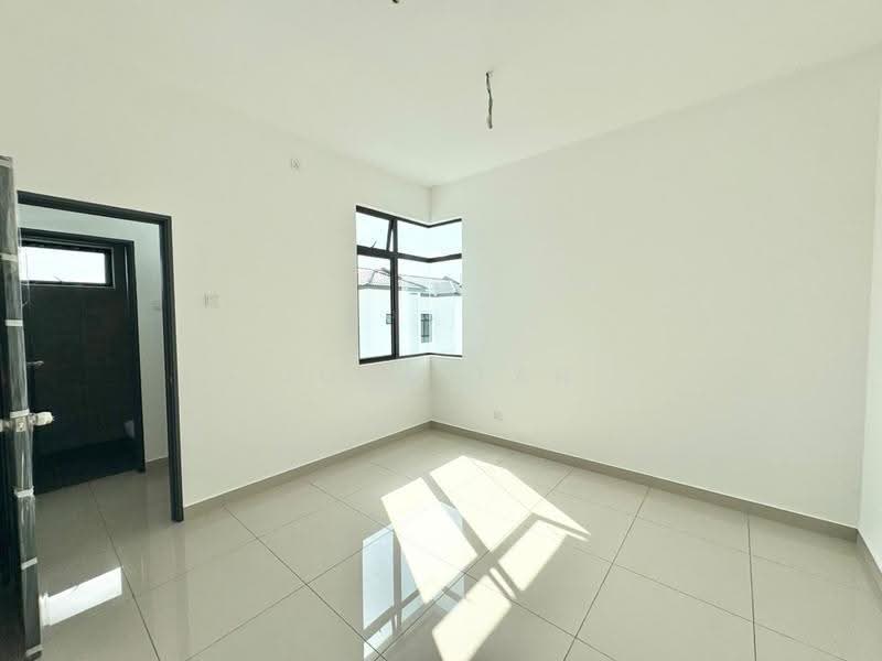 Rumah Teres 2-Tingkat untuk Dijual di Taman Austin Duta (Tebrau) - June Tan - Interior - PropertyGuru.com.my