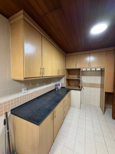 Kondominium untuk Dijual di Fernlea Court - Karyn Wong - Kitchen - PropertyGuru.com.my
