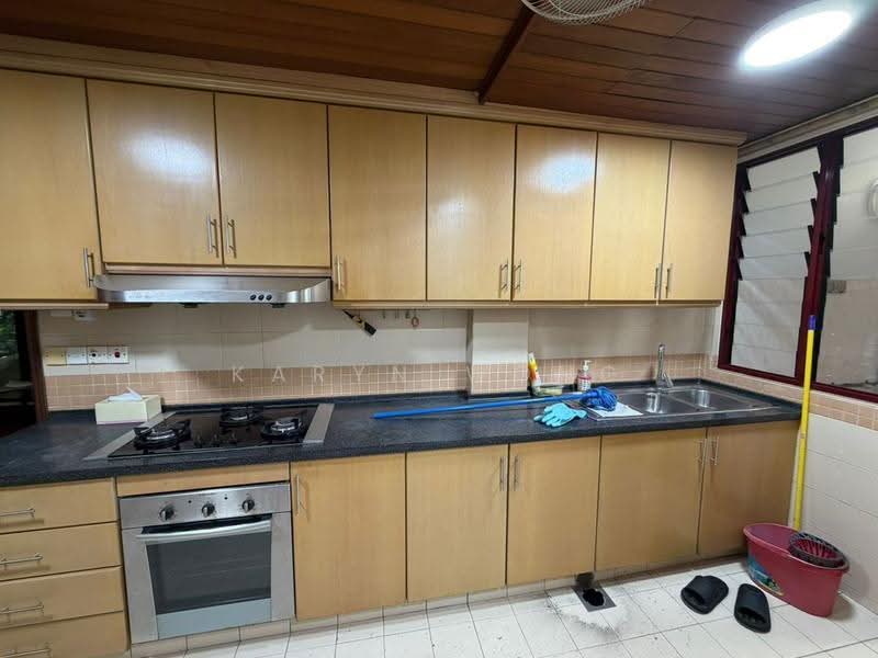 Kondominium untuk Dijual di Fernlea Court - Karyn Wong - Kitchen - PropertyGuru.com.my
