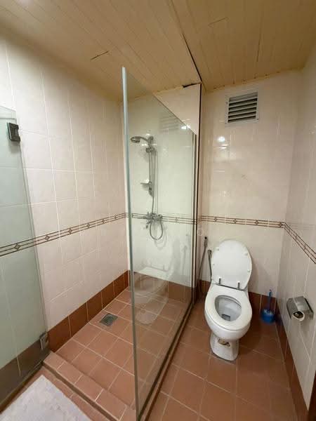 Kondominium untuk Dijual di Fernlea Court - Karyn Wong - Bathroom - PropertyGuru.com.my