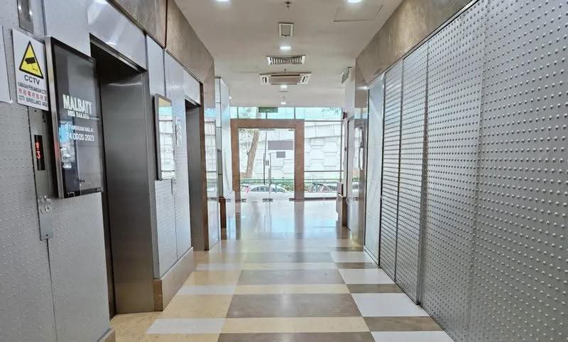 Condominium for Sale at Perdana Exclusive - Leslie Low - Corridor - PropertyGuru.com.my