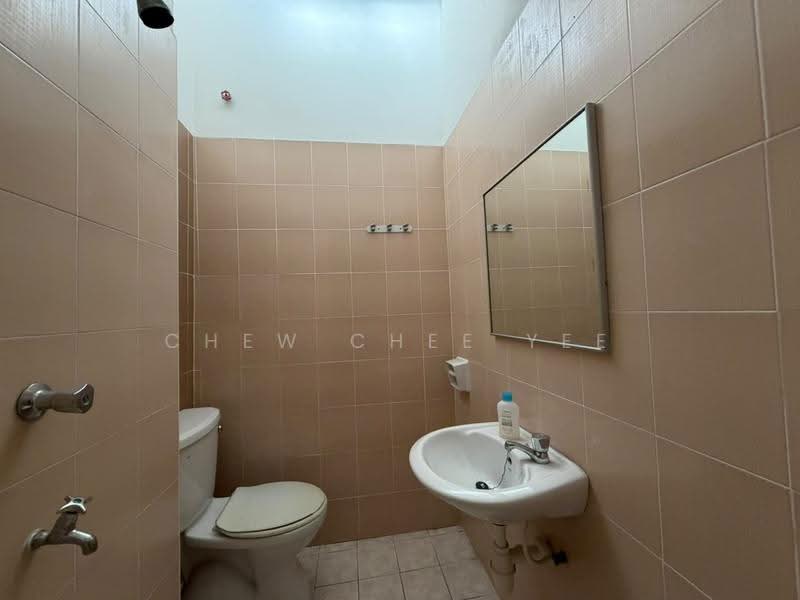 Rumah Teres 1-Tingkat untuk Disewa di Taman Mutiara Rini (Skudai) - Chew Chee Yee - Bathroom - PropertyGuru.com.my