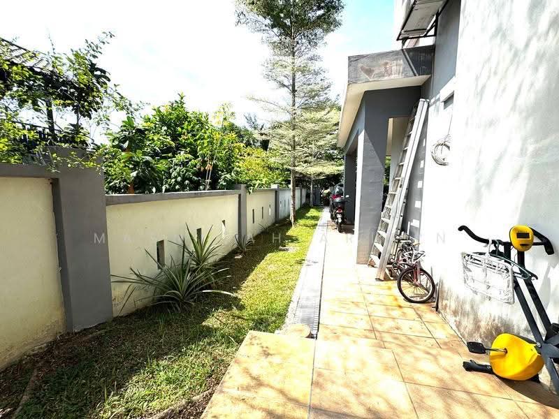 Bungalow House for Sale in Perdana College Heights (Mantin) - Masnizah Arifin - Exterior - PropertyGuru.com.my