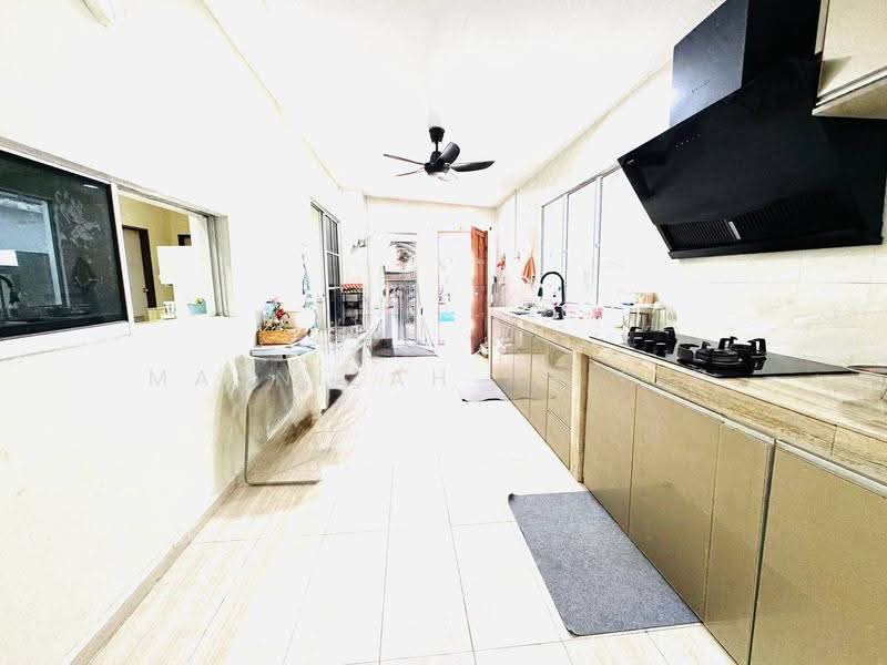 Bungalow House for Sale in Perdana College Heights (Mantin) - Masnizah Arifin - Kitchen - PropertyGuru.com.my