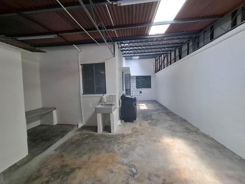 Rumah Teres 1-Tingkat untuk Disewa di Taman Jelutong (Jelutong) - Loh CL - Interior - PropertyGuru.com.my