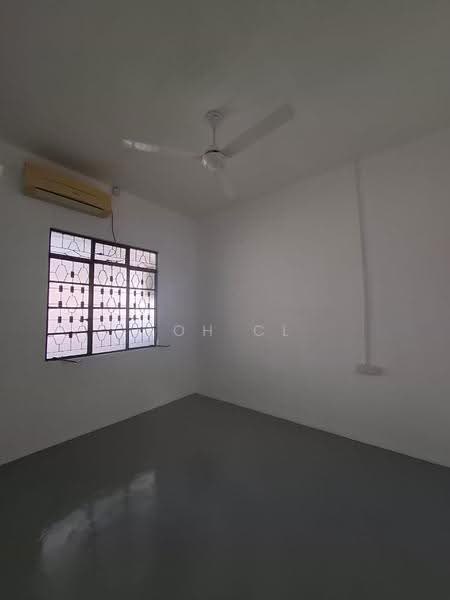 Rumah Teres 1-Tingkat untuk Disewa di Taman Jelutong (Jelutong) - Loh CL - Interior - PropertyGuru.com.my