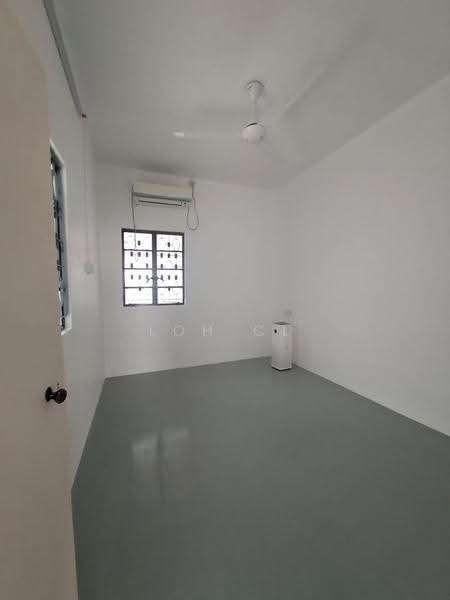 Rumah Teres 1-Tingkat untuk Disewa di Taman Jelutong (Jelutong) - Loh CL - Interior - PropertyGuru.com.my