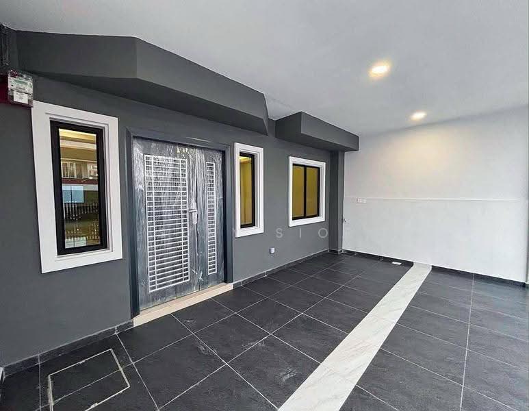 Rumah Teres 2-Tingkat untuk Dijual di Kempas (Johor Bahru) - Suny Sior - Entrance - PropertyGuru.com.my
