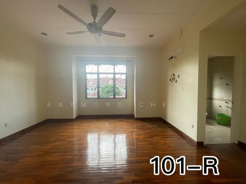 2-storey Terraced House for Sale in Kota Kemuning (Shah Alam) - Raymond Cheng - Living Room - PropertyGuru.com.my