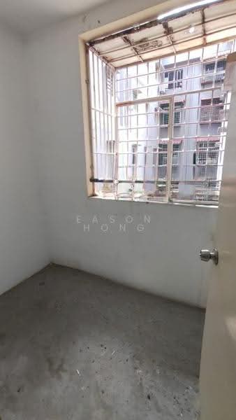 Pangsapuri untuk Disewa di Putra Permai Block C - Eason Hong - Interior - PropertyGuru.com.my
