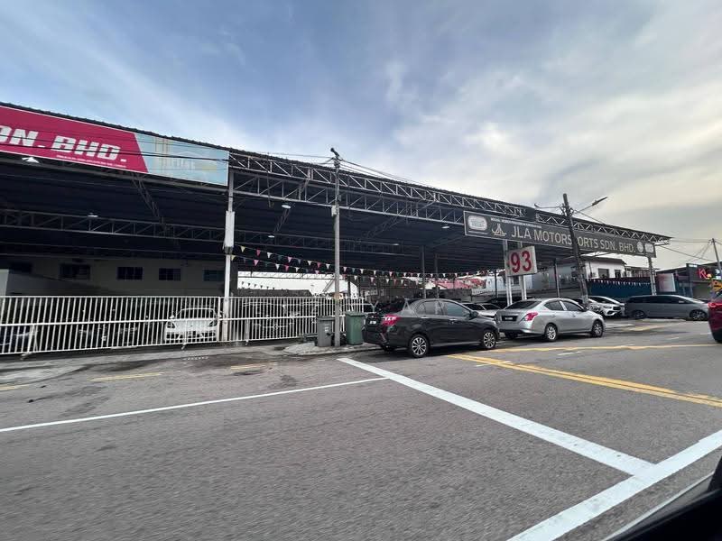 Commercial Bungalow for Sale in Taman Kebun Teh (Johor Bahru) - Liz Yap - PropertyGuru.com.my
