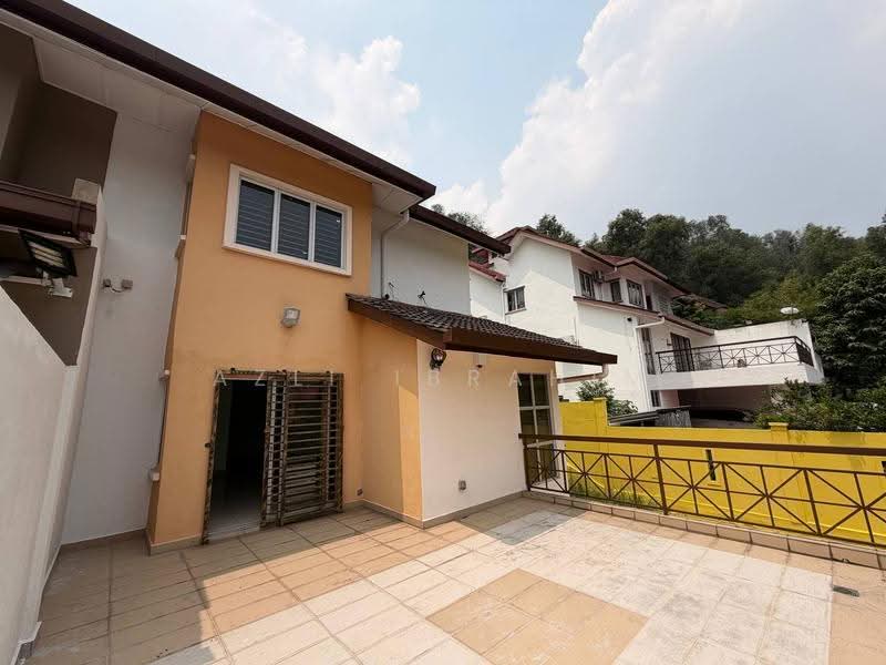 Rumah Berkembar untuk Dijual di Taman Lestari Perdana (Seri Kembangan) - Azli Ibrahim - Exterior - PropertyGuru.com.my