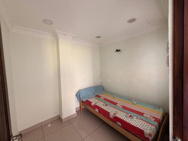 Rumah Berkembar untuk Dijual di Taman Lestari Perdana (Seri Kembangan) - Azli Ibrahim - Bedroom - PropertyGuru.com.my