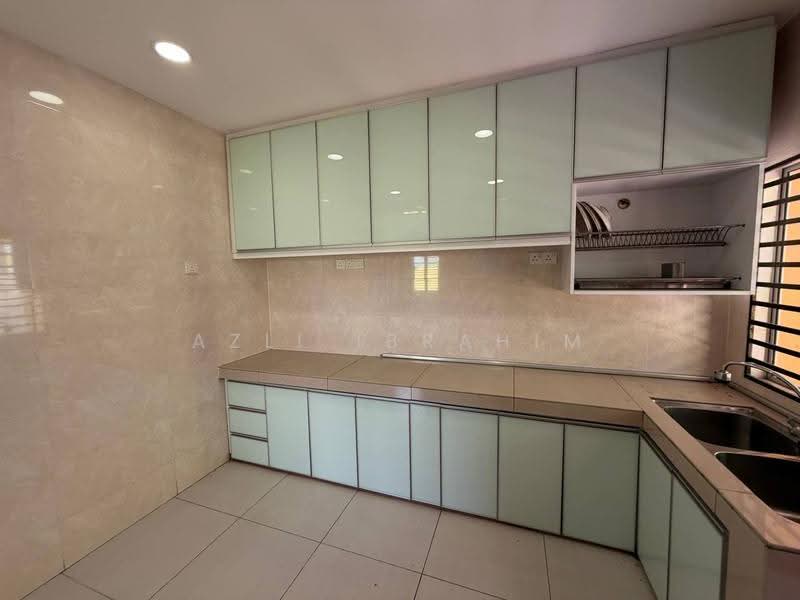 Rumah Berkembar untuk Dijual di Taman Lestari Perdana (Seri Kembangan) - Azli Ibrahim - Kitchen - PropertyGuru.com.my