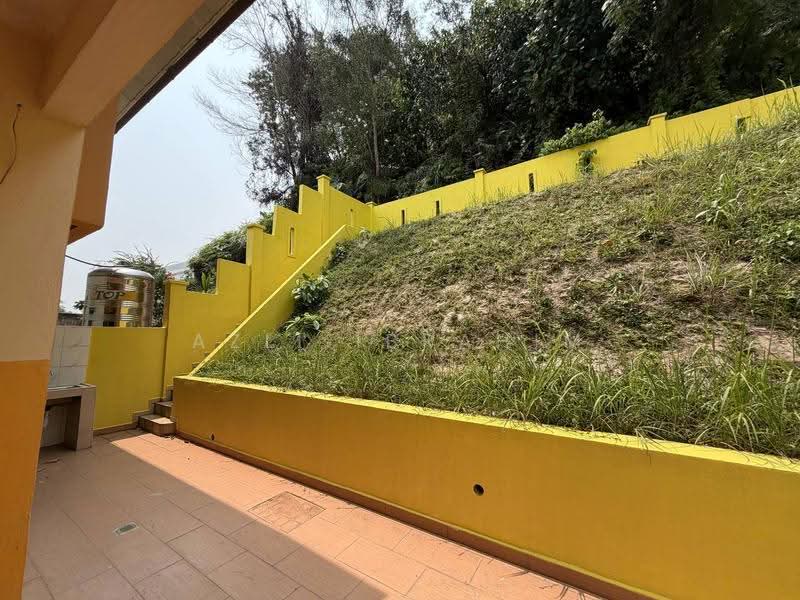 Rumah Berkembar untuk Dijual di Taman Lestari Perdana (Seri Kembangan) - Azli Ibrahim - Exterior - PropertyGuru.com.my