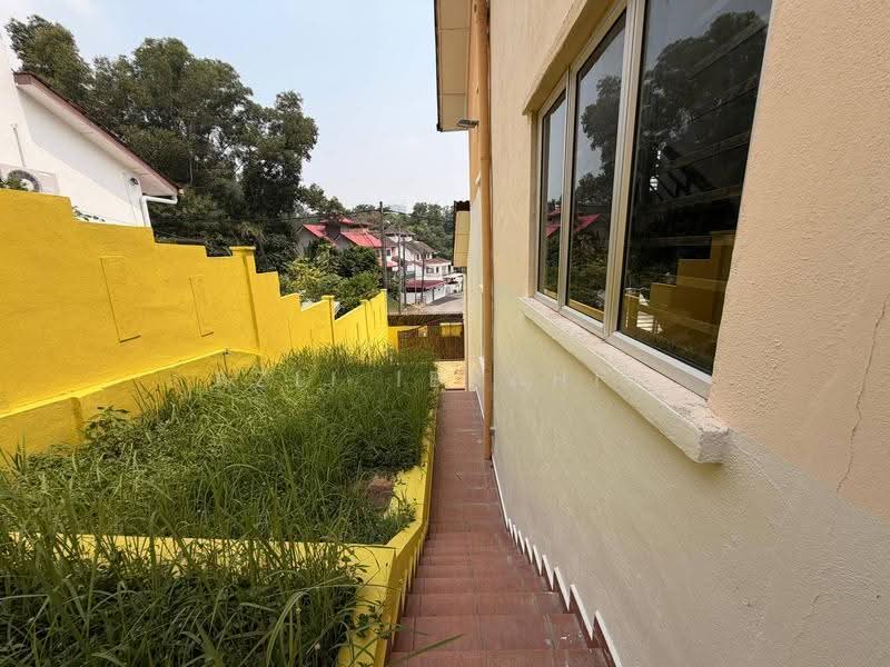 Rumah Berkembar untuk Dijual di Taman Lestari Perdana (Seri Kembangan) - Azli Ibrahim - Exterior - PropertyGuru.com.my