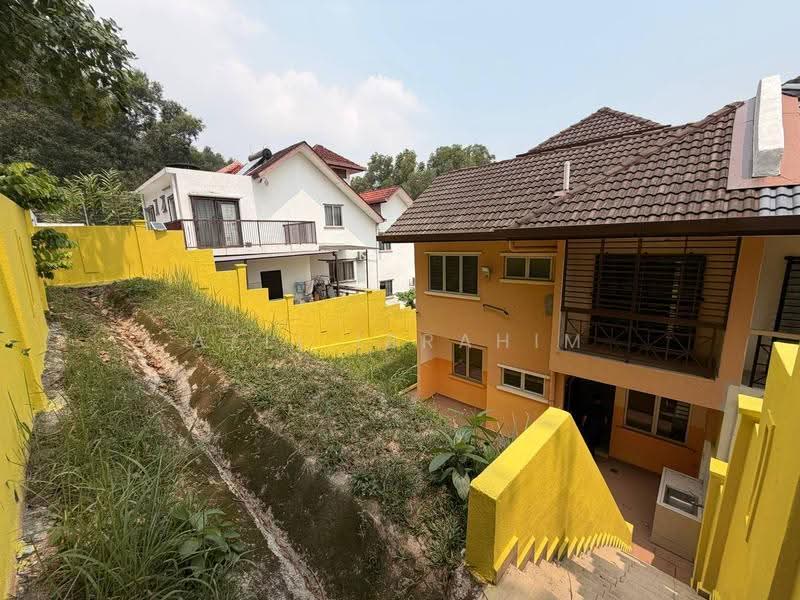 Rumah Berkembar untuk Dijual di Taman Lestari Perdana (Seri Kembangan) - Azli Ibrahim - Exterior - PropertyGuru.com.my