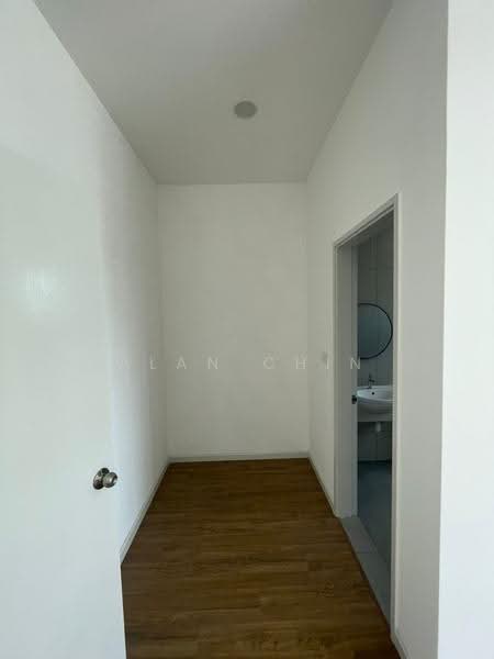 2-storey Terraced House for Rent in Bandar Gamuda Gardens (Rawang) - Alan Chin - Corridor - PropertyGuru.com.my