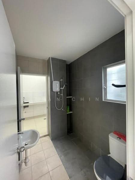 2-storey Terraced House for Rent in Bandar Gamuda Gardens (Rawang) - Alan Chin - Bathroom - PropertyGuru.com.my