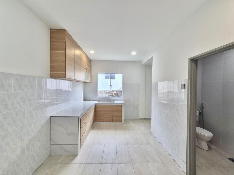 2.5-storey Terraced House for Sale in Taman Pulai Utama (Skudai) - Venice Tang - Kitchen - PropertyGuru.com.my