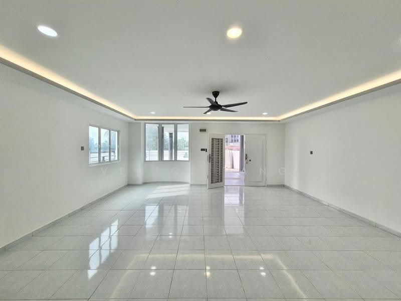 2.5-storey Terraced House for Sale in Taman Pulai Utama (Skudai) - Venice Tang - Living Room - PropertyGuru.com.my