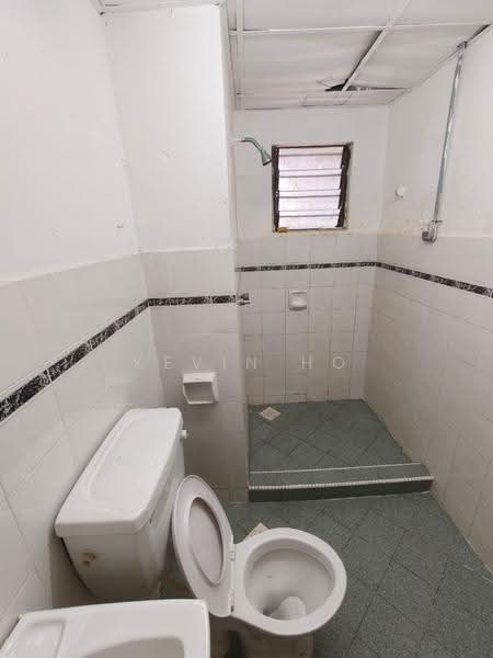 Pangsapuri untuk Disewa di Seri Mutiara Apartment - Kevin Ho - Bathroom - PropertyGuru.com.my