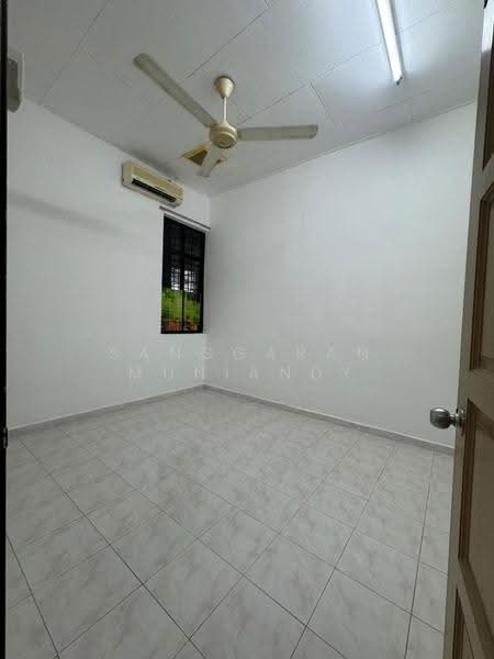 Rumah Teres 1-Tingkat untuk Dijual di Lunas (Kedah) - Sanggaran Muniandy - Bedroom - PropertyGuru.com.my