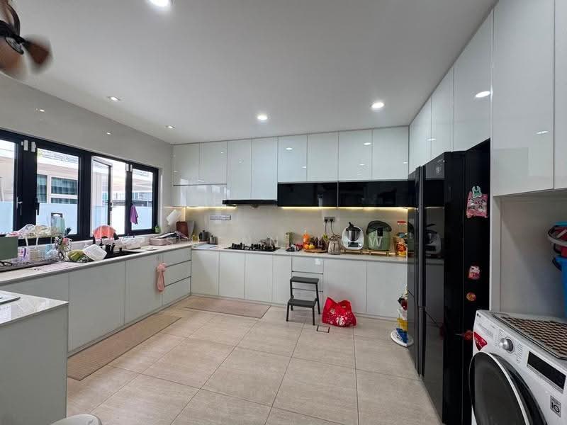 Semi-Detached House for Sale in Austin Heights (Tebrau) - Suenn Low - Kitchen - PropertyGuru.com.my