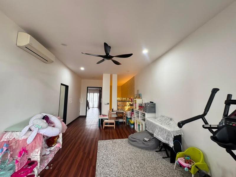 Semi-Detached House for Sale in Austin Heights (Tebrau) - Suenn Low - Living Room - PropertyGuru.com.my