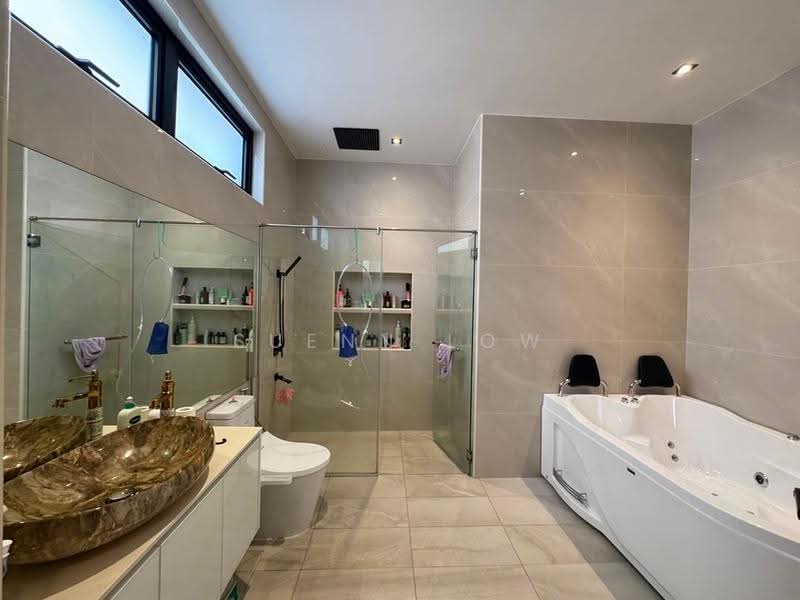 Semi-Detached House for Sale in Austin Heights (Tebrau) - Suenn Low - Bathroom - PropertyGuru.com.my
