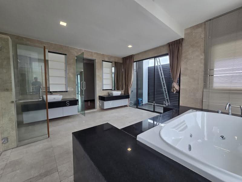 Terraced House for Sale in Duta Villa (Setia Alam) - Shiny Chan - Bathroom - PropertyGuru.com.my