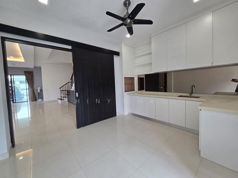 Terraced House for Sale in Duta Villa (Setia Alam) - Shiny Chan - Kitchen - PropertyGuru.com.my